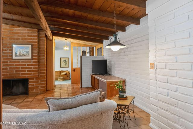 7081 E Katchina Court, Tucson, AZ 85715