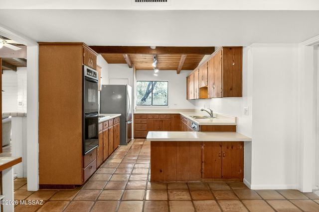 7081 E Katchina Court, Tucson, AZ 85715