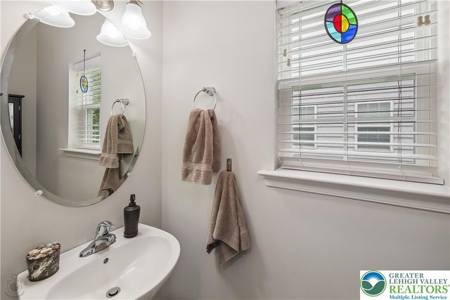 2216 Sunnyvale Drive, Upper Hanover Twp, PA 18073