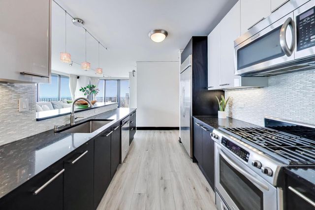 225 N Columbus Drive 7702, Chicago, IL 60601