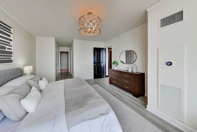 225 N Columbus Drive 7702, Chicago, IL 60601