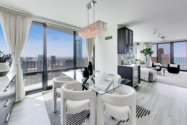 225 N Columbus Drive 7702, Chicago, IL 60601