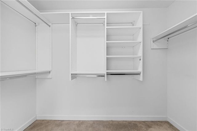 6012 Aaron Place Lane, Kernersville, NC 27284