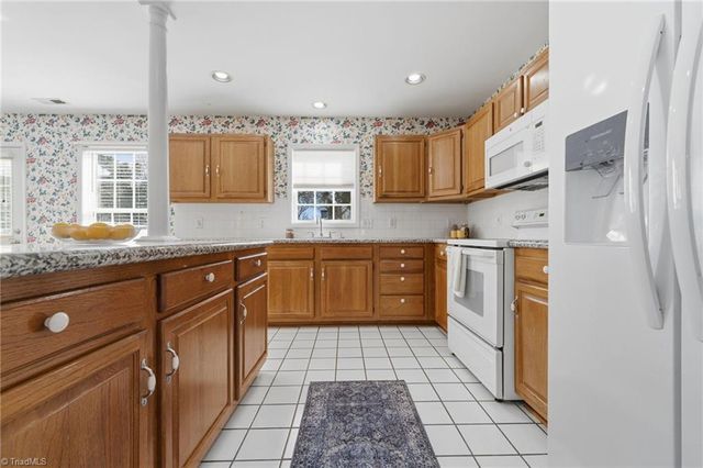 6012 Aaron Place Lane, Kernersville, NC 27284