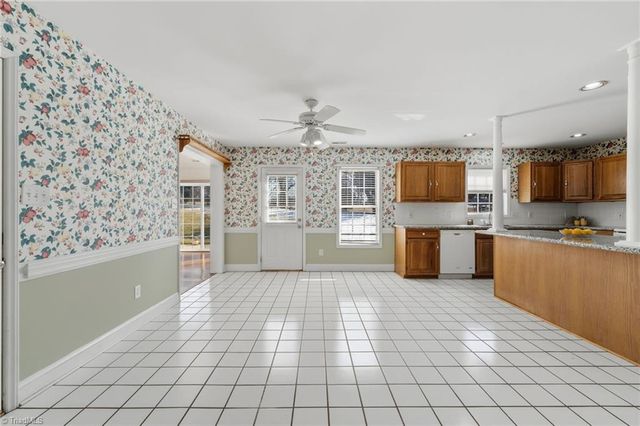 6012 Aaron Place Lane, Kernersville, NC 27284