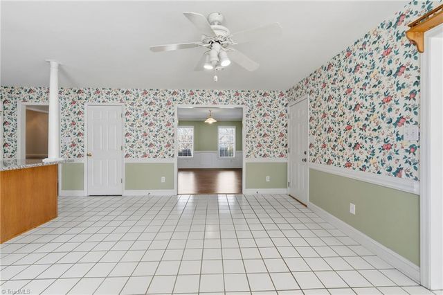 6012 Aaron Place Lane, Kernersville, NC 27284