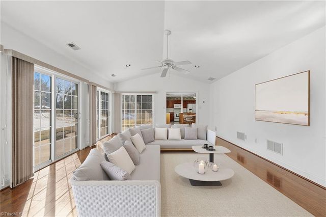 6012 Aaron Place Lane, Kernersville, NC 27284