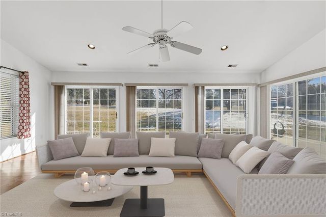 6012 Aaron Place Lane, Kernersville, NC 27284