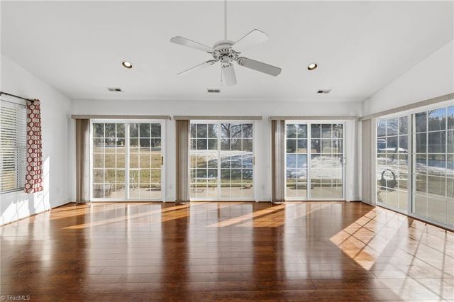 6012 Aaron Place Lane, Kernersville, NC 27284