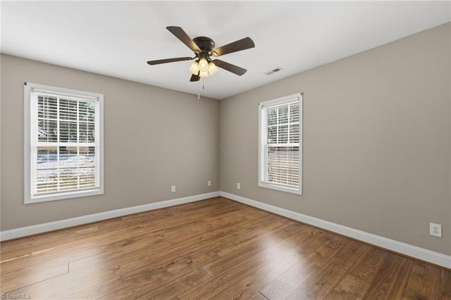 6012 Aaron Place Lane, Kernersville, NC 27284