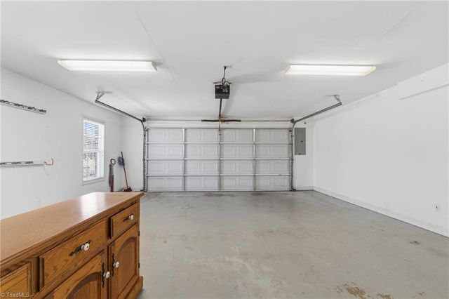 6012 Aaron Place Lane, Kernersville, NC 27284