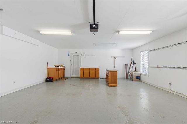 6012 Aaron Place Lane, Kernersville, NC 27284