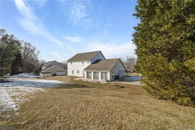 6012 Aaron Place Lane, Kernersville, NC 27284