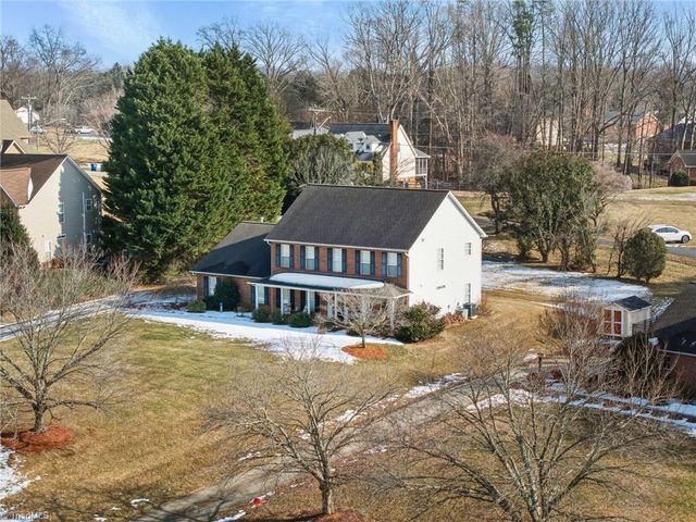 6012 Aaron Place Lane, Kernersville, NC 27284