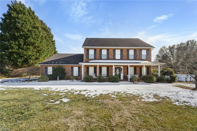 6012 Aaron Place Lane, Kernersville, NC 27284