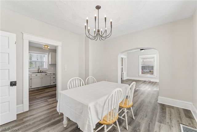252 17th Street NW, Barberton, OH 44203
