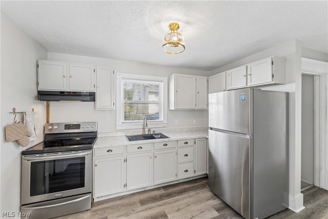 252 17th Street NW, Barberton, OH 44203