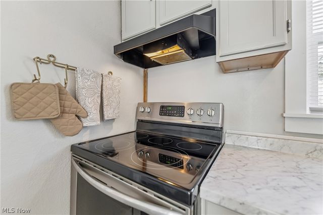 252 17th Street NW, Barberton, OH 44203