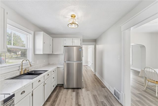 252 17th Street NW, Barberton, OH 44203