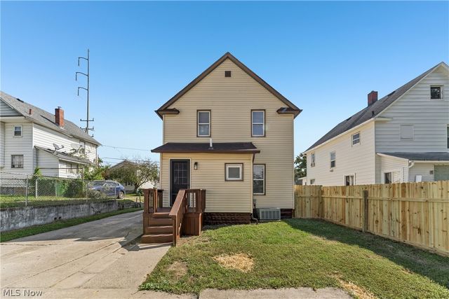 252 17th Street NW, Barberton, OH 44203
