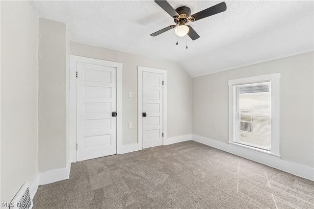 252 17th Street NW, Barberton, OH 44203