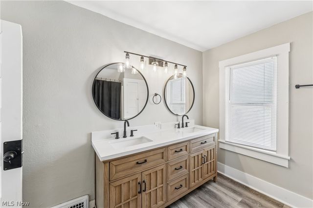 252 17th Street NW, Barberton, OH 44203