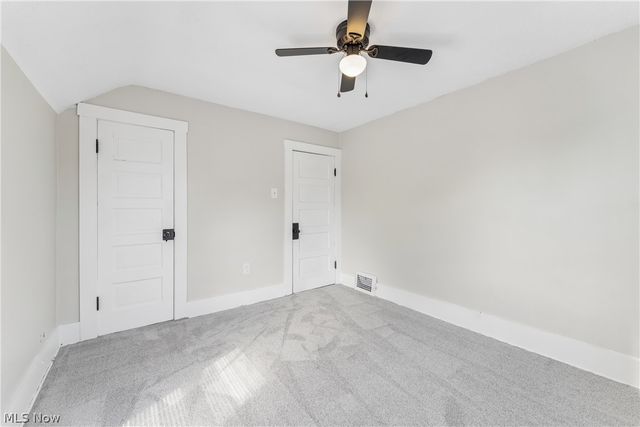252 17th Street NW, Barberton, OH 44203