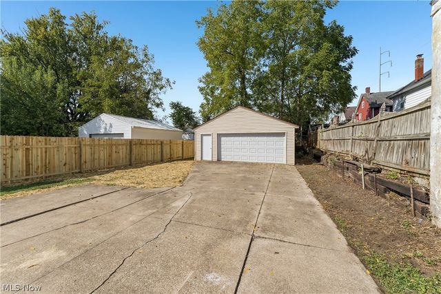 252 17th Street NW, Barberton, OH 44203