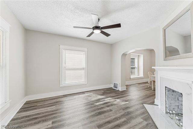 252 17th Street NW, Barberton, OH 44203