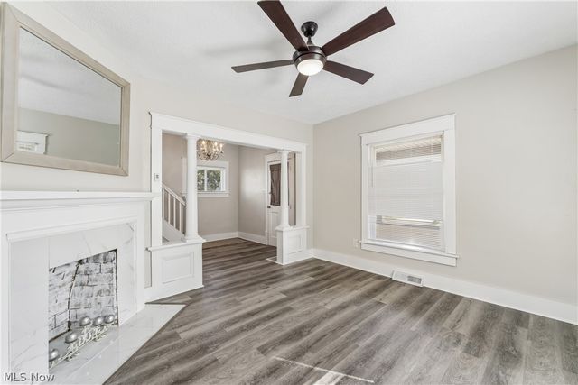 252 17th Street NW, Barberton, OH 44203