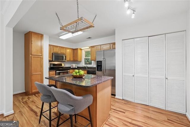 217 Peachtree Hollow Court, Sandy Springs, GA 30328