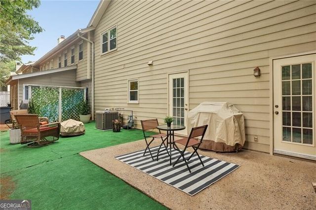 217 Peachtree Hollow Court, Sandy Springs, GA 30328