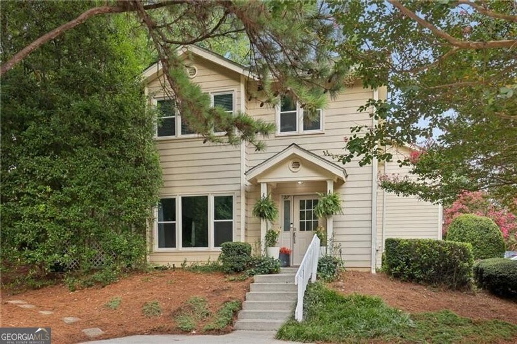 217 Peachtree Hollow Court, Sandy Springs, GA 30328