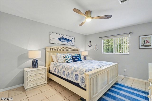 2727 SW 2nd CT, Cape Coral, FL 33914
