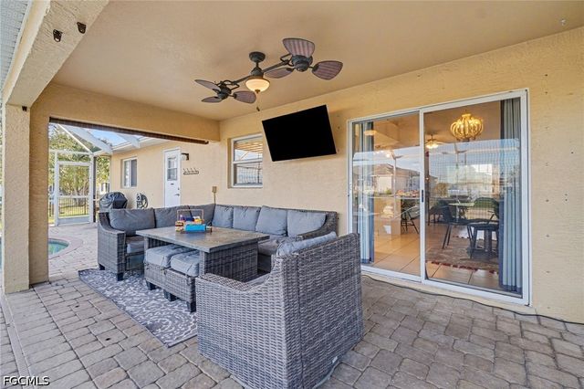 2727 SW 2nd CT, Cape Coral, FL 33914