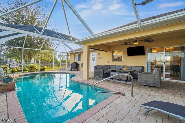 2727 SW 2nd CT, Cape Coral, FL 33914