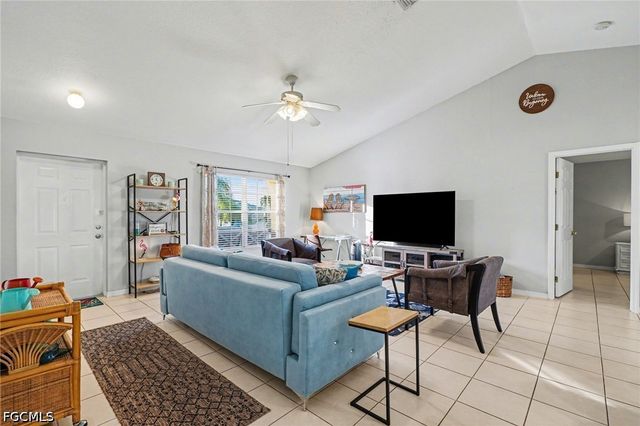 2727 SW 2nd CT, Cape Coral, FL 33914