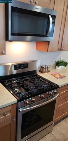 6130 Van Fleet Ave, Richmond, CA 94804