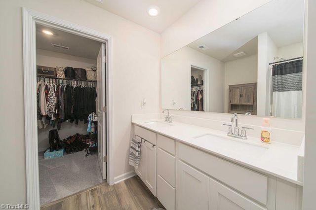 6015 Red Pheasant Drive, Kernersville, NC 27284