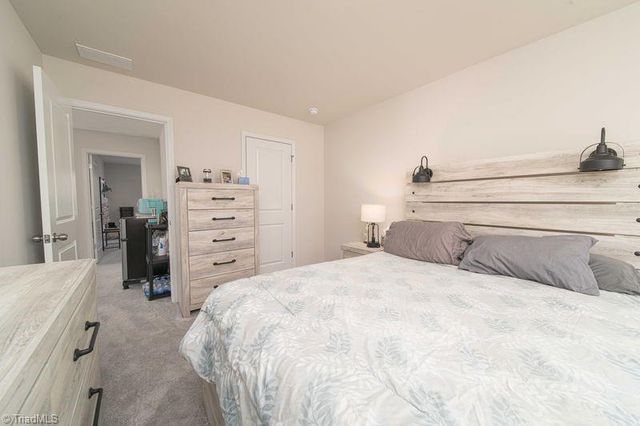 6015 Red Pheasant Drive, Kernersville, NC 27284