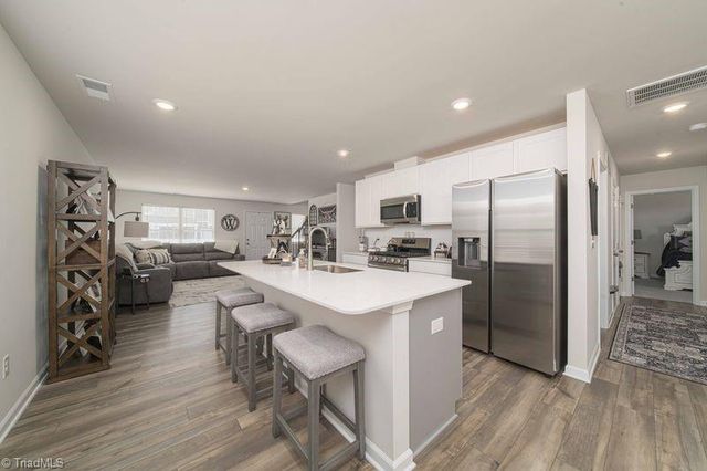 6015 Red Pheasant Drive, Kernersville, NC 27284