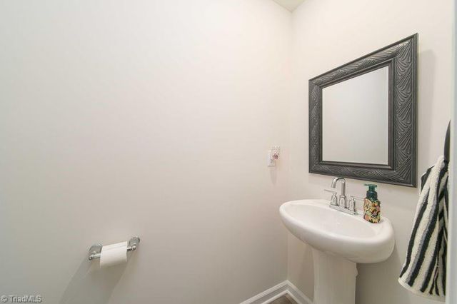 6015 Red Pheasant Drive, Kernersville, NC 27284