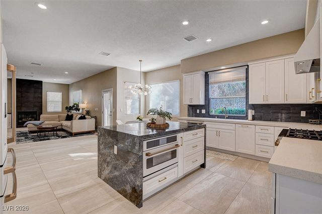 1543 VIA SALARIA Court, Henderson, NV 89052