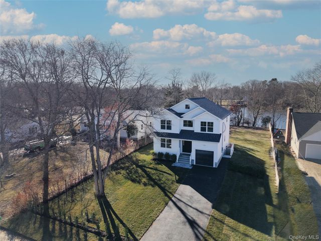 909 Ostrander Avenue, Riverhead, NY 11901