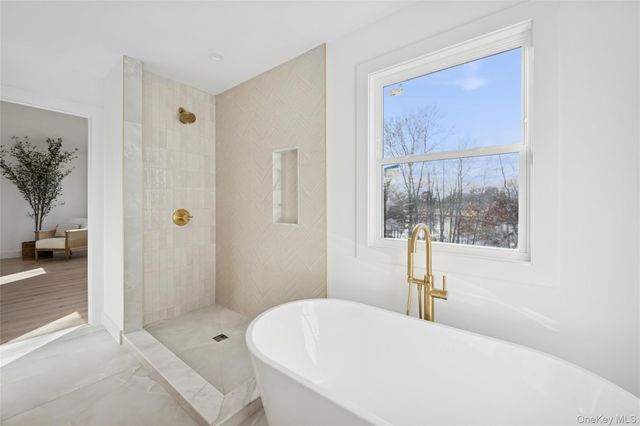 909 Ostrander Avenue, Riverhead, NY 11901