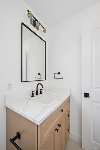 909 Ostrander Avenue, Riverhead, NY 11901