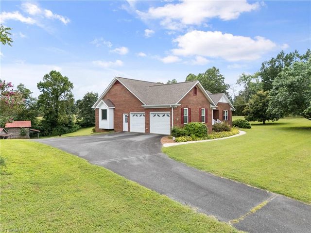 2531 Slate Road, King, NC 27021