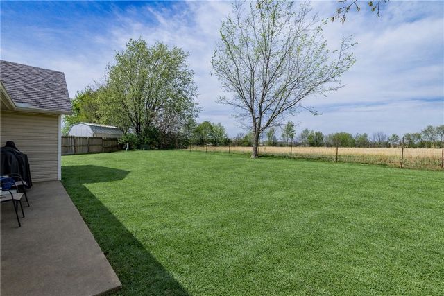 806 Henrietta Place, Lowell, AR 72745