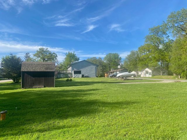 138 Eastwood Avenue, Port Barrington, IL 60010