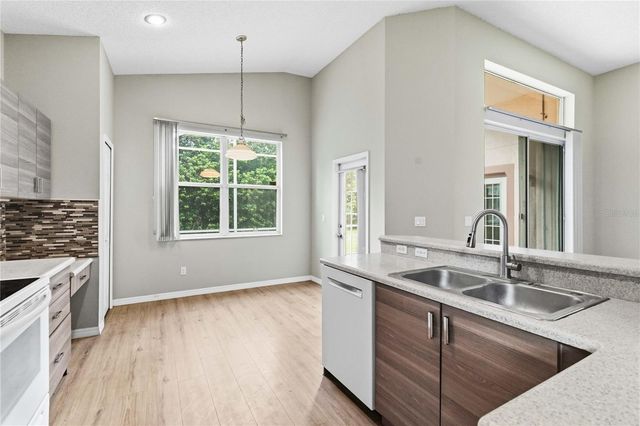 2412 RUNYON CIRCLE, Orlando, FL 32837